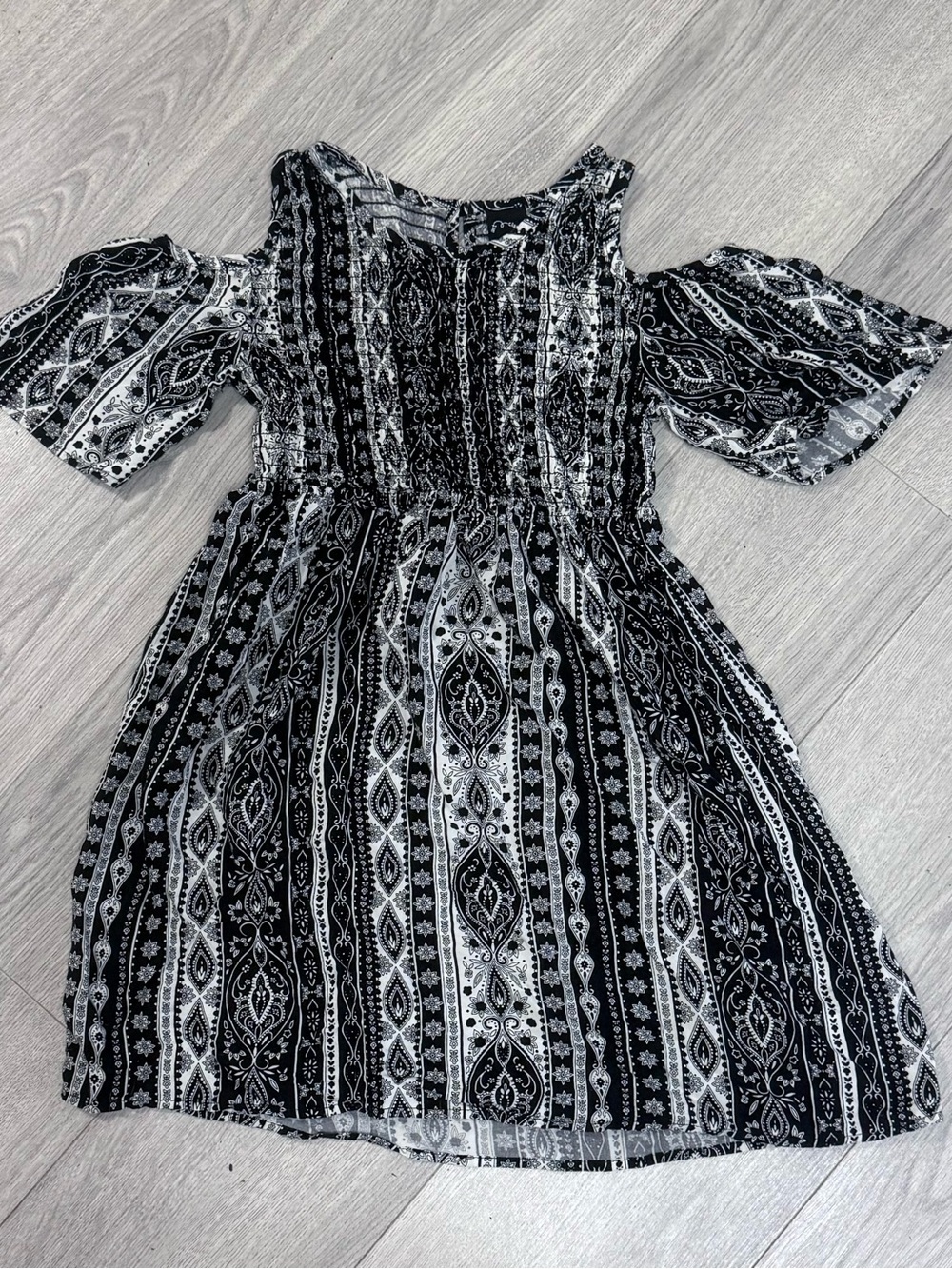 art class Black & White Girls Off Shoulder Printed Dress